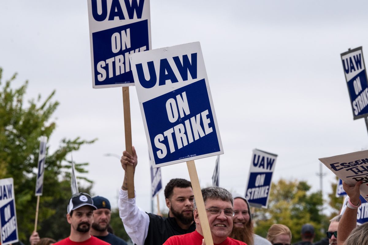 Photo from a 2021 United Auto Workers strike. USDA Photo by Lance Cheung