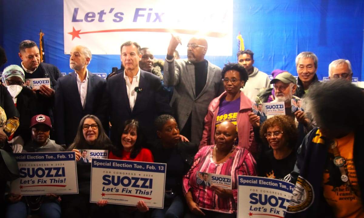 Tom Suozzi (center) at an event in Westbury campaigning. Image: Terry Ballard / Flickr 