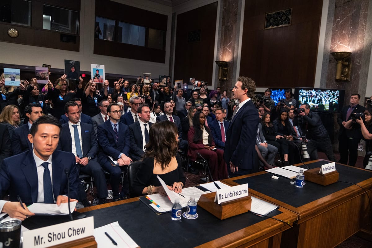 Mark Zuckerberg, CEO of Meta, apologizes to families. Image: Tom Williams/CQ-Roll Call, Inc via Getty Images