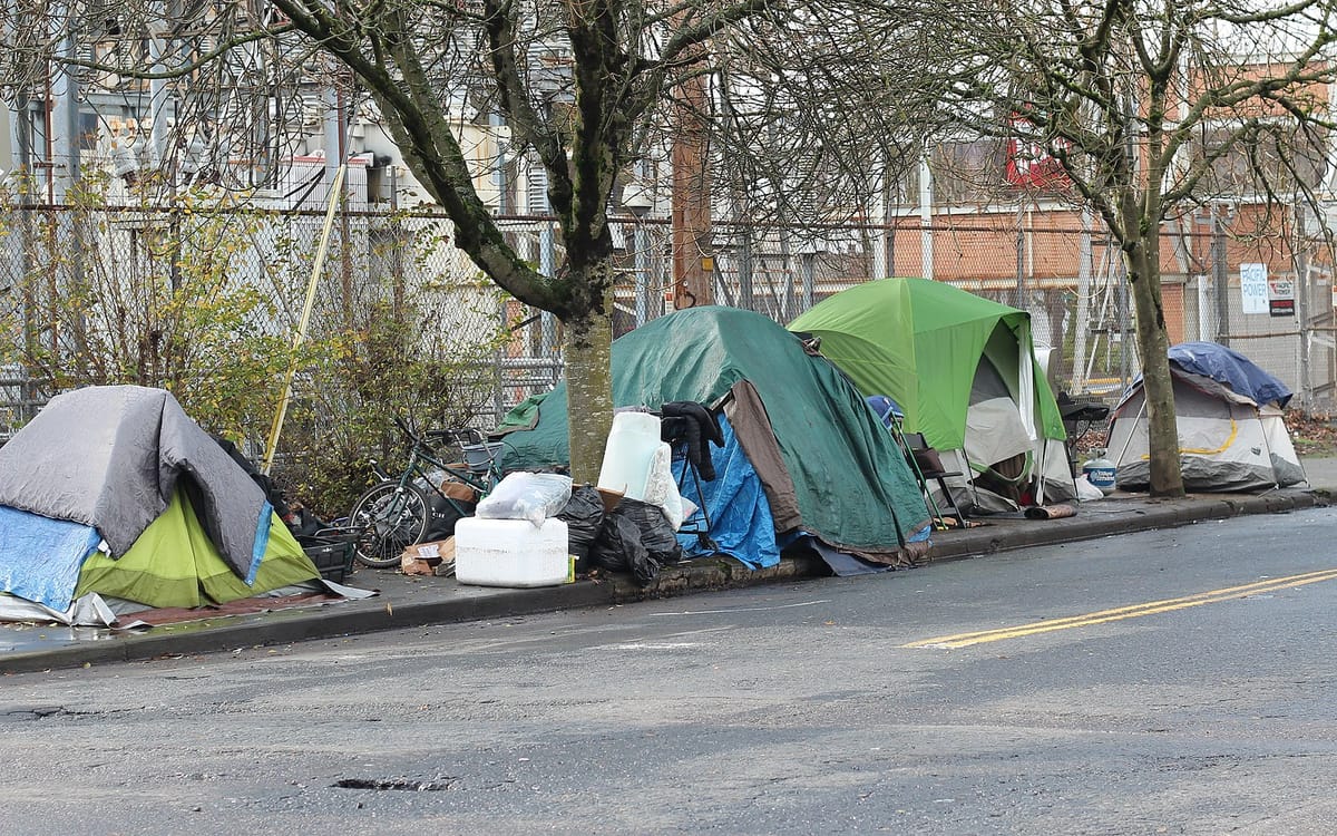  Homeless encampment along city street in Portland, Oregon | Wikimedia Commons